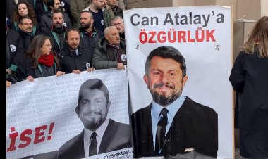 Can Atalay’ın annesi: “Demokrasiye ve çocuklarınıza sahip çıkın, Anayasa yoksa herkes tehdit altındadır”