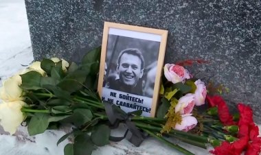 Navalny’nin bedeni annesine teslim edildi