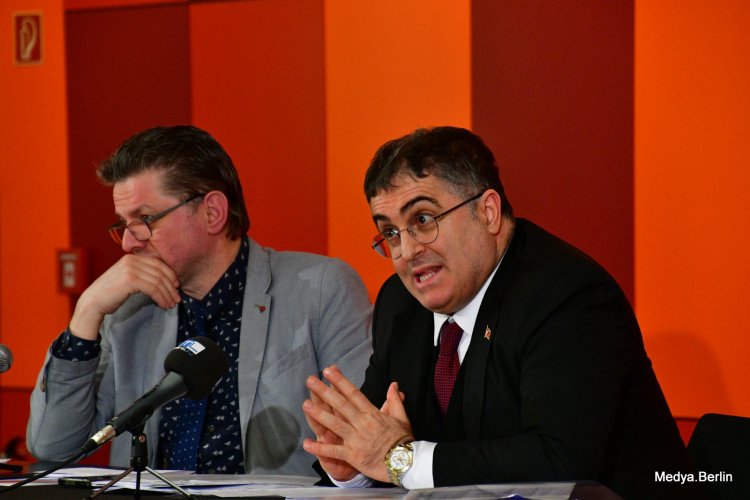 Prof. Dr. Ersan Şen Konferansı Berlin'de Gerçekleşti
