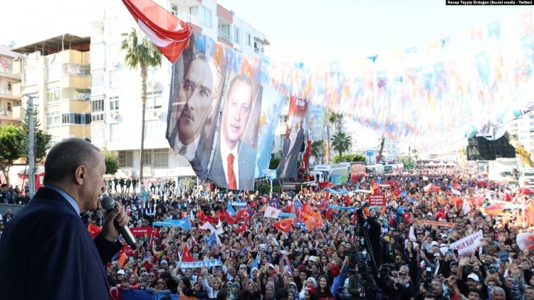 Yerel seçim mitinglerini Mersin’de sürdüren Erdoğan muhalefeti eleştirdi: “Güzel Mersinimiz’i artık bunlara teslim edemeyiz”