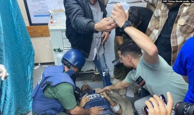 İsrail Gazze’de mülteci kampını bombaladı: Ağır yaralanan TRT kameramanının bacağı ampute edildi