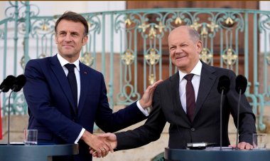 Macron’un tarihi Almanya ziyaretinde Paris ve Berlin arasında yakınlaşma sinyalleri