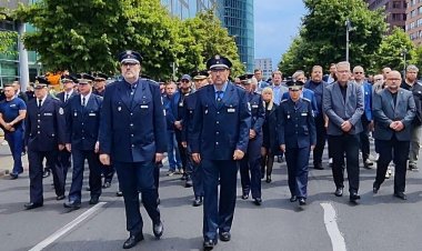 Polis Memuru Rouven Laur İçin Sessiz Yürüyüş Düzenlendi