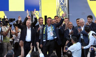 Fenerbahçe’de tarihi barış: Seçimi Ali Koç taraftarın gönlünü Aziz Yıldırım kazandı