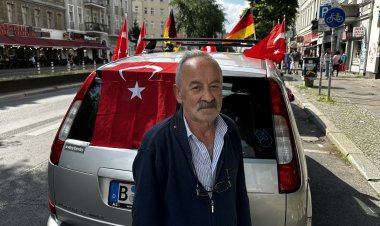 Berlin’de Türklerin Şampiyona Coşkusu