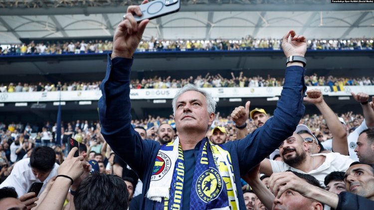 Mourinho’dan Fenerbahçe taraftarına ilk mesaj: “Sizin hayalleriniz benim hayallerim”