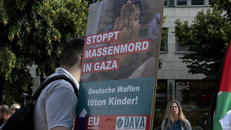 Berlin'de Filistin'e Destek ve Dayanışma Mitingi Düzenlendi