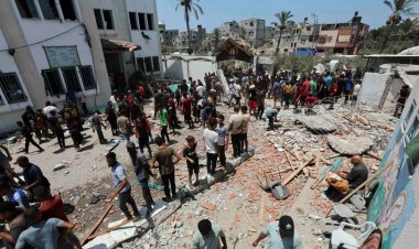 Gazze'deki sağlık yetkilileri İsrail'in okul saldırısında en az 30 can kaybı olduğunu açıkladı