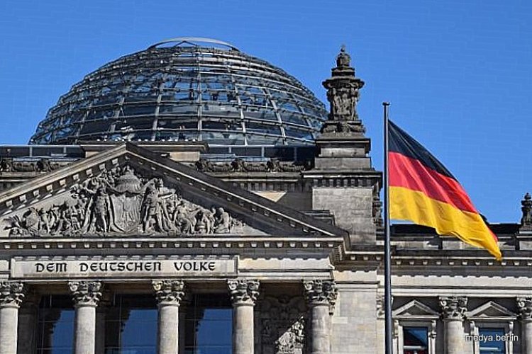 Anayasayı Koruma Teşkilatı Raporunu  2023 Açıklandı: Alman Güvenlik Yetkilileri İç ve Dış Tehditlere Karşı Mücadele Ediyor