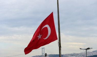 Türkiye ile İsrail arasında “Haniye için yarıya indirilen bayrak” krizi