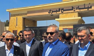 Mısır’a giden Dışişleri Bakanı Hakan Fidan, Refah Sınır Kapısı’nı ziyaret etti