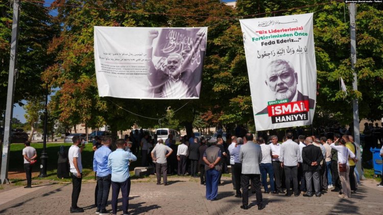 30 Ağustos’a krizler damga vurdu: Cuma hutbesinde Atatürk anılmadı, Kütahya’da Özel konuşturulmadı, Gaziantep’te Haniye posteri indirildi
