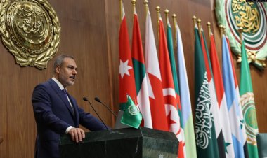 Türkiye 13 yıl sonra Arap Birliği bakanlar toplantısına katıldı, Suriye Fidan’ın konuşmasını protesto etti