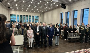 Şehitler İçin Tören