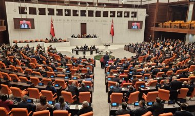 TBMM’de İsrail oturumuyla “Türkiye’ye tehdit” iddiası tartışıldı.