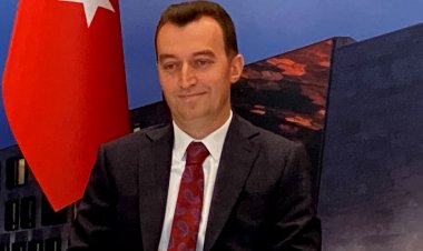 Berlin Basın(İletişim) Müşaviri Hasan Kocabıyık’ın Performansı Üzerine Değerlendirme