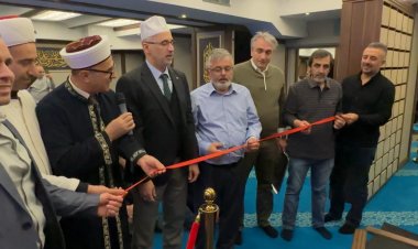 Berlin’de Yeni Mescid Açıldı: İlk Cuma Namazı Kılındı