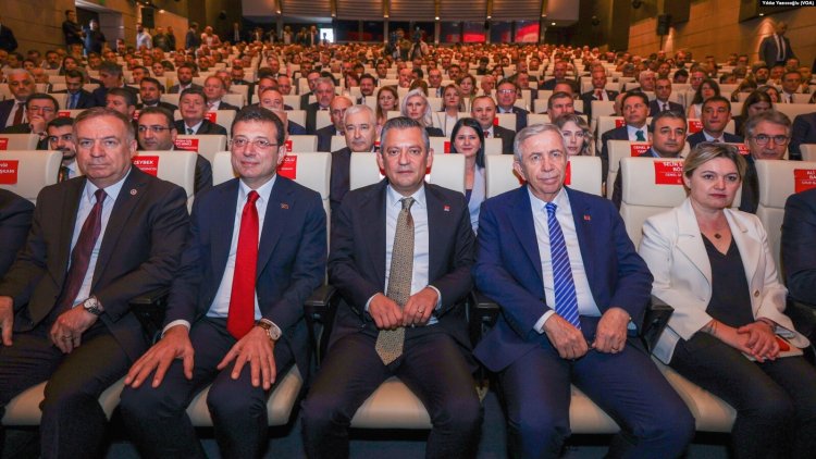 CHP’nin cumhurbaşkanı adayını erken belirlemesinin avantajları ve dezavantajları neler?