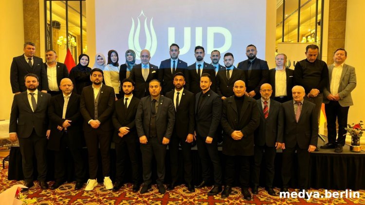 UID Berlin’de Bayrak Değişimi