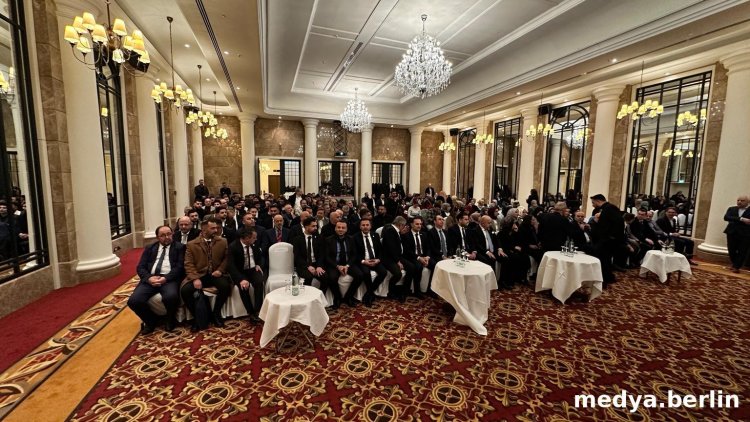 UID Berlin’de Bayrak Değişimi