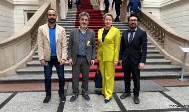 Türk Akademisyenlerden Berlin Eyalet Meclisine Ziyaret