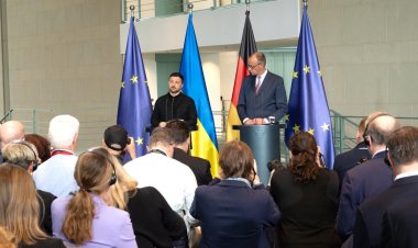 Zelenski Berlin’de: Almanya’dan Ukrayna’ya 5 milyar avroluk silah desteği, barış çağrısı ve tarihi mesajlar