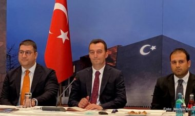 Berlin Büyükelçiliği’nde Akreditasyon Tartışması: Mustafa Ekşi’den Kocabıyık’a Açık Sorular