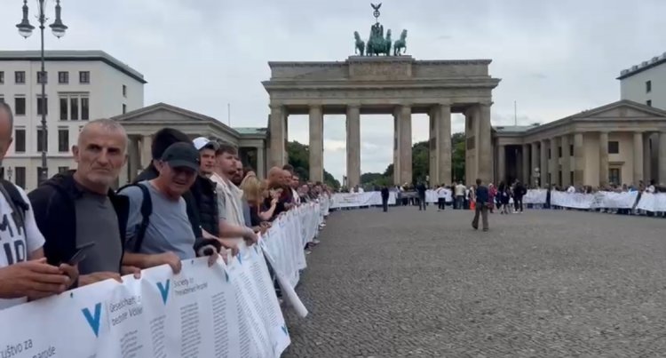 Berlin’de Srebrenitsa Katliamı Anması