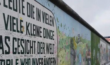 Berlin Duvarı’nın 64. Yılında Çetin Mert ve Tüm Kurbanlar Anıldı