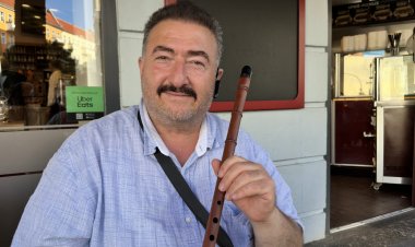 Berlin’de kavalın sesi