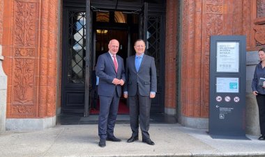 Türkiye’nin Berlin Büyükelçisi Gökhan Turan’dan Rotes Rathaus’a Resmi Ziyaret