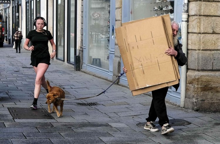 Ali Öz’ün “Fısıltıların İzinde” Sergisi Fransa’da Sanatseverlerle Buluşuyor