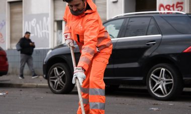 Hakan Demir, BSR ile Rollbergkiez’de temizlik mesaisine çıktı