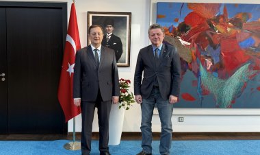 Berlin Büyükelçisi Gökhan Turan, MedyaBerlin Genel Yayın Yönetmeni Mustafa Ekşi’yi kabul etti