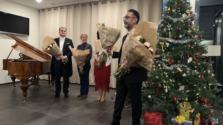 Avicenna Klinik Berlin’de Geleneksel Yıl Sonu Yemeği: Diplomasi, Müzik ve Barış Mesajları
