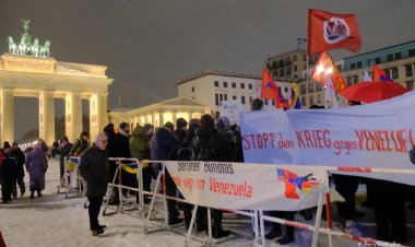 Berlin’de ABD’nin Venezuela’ya yönelik askeri darbesine  protesto