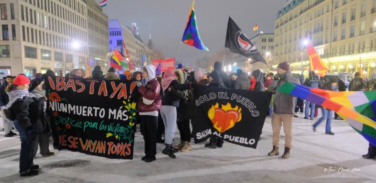 Berlin’de ABD’nin Venezuela’ya yönelik askeri darbesine  protesto