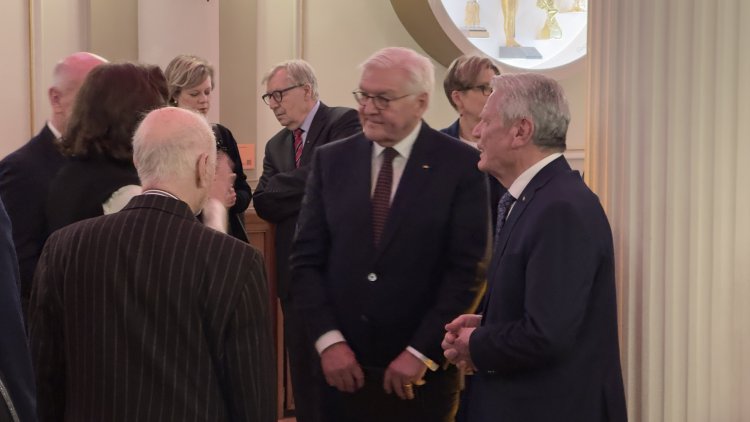 Steinmeier: Demokrasi güven ister