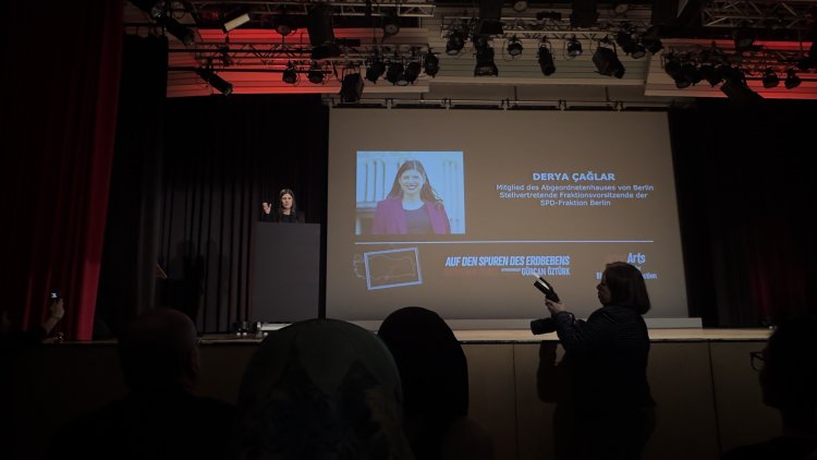 Üç yıl sonra Berlin’de deprem hafızası: Gürcan Öztürk’ün objektifinden bir felaketin izleri