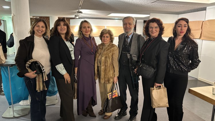 Üç yıl sonra Berlin’de deprem hafızası: Gürcan Öztürk’ün objektifinden bir felaketin izleri