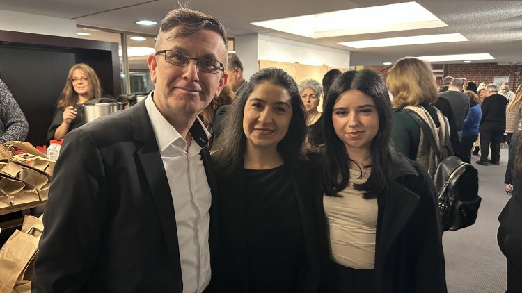 Üç yıl sonra Berlin’de deprem hafızası: Gürcan Öztürk’ün objektifinden bir felaketin izleri