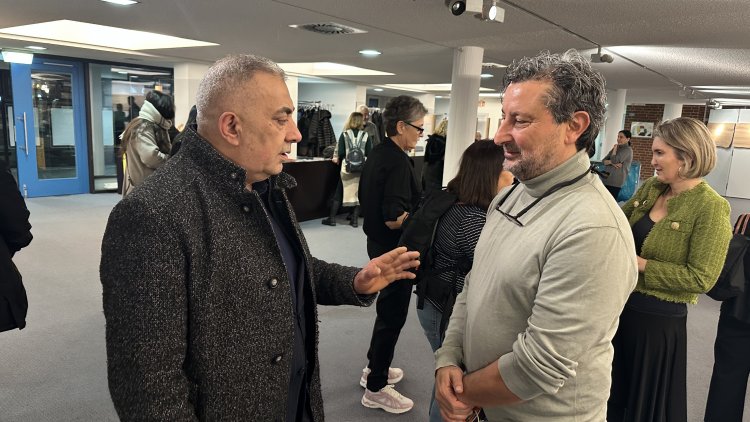 Üç yıl sonra Berlin’de deprem hafızası: Gürcan Öztürk’ün objektifinden bir felaketin izleri