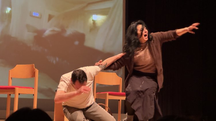 Üç yıl sonra Berlin’de deprem hafızası: Gürcan Öztürk’ün objektifinden bir felaketin izleri