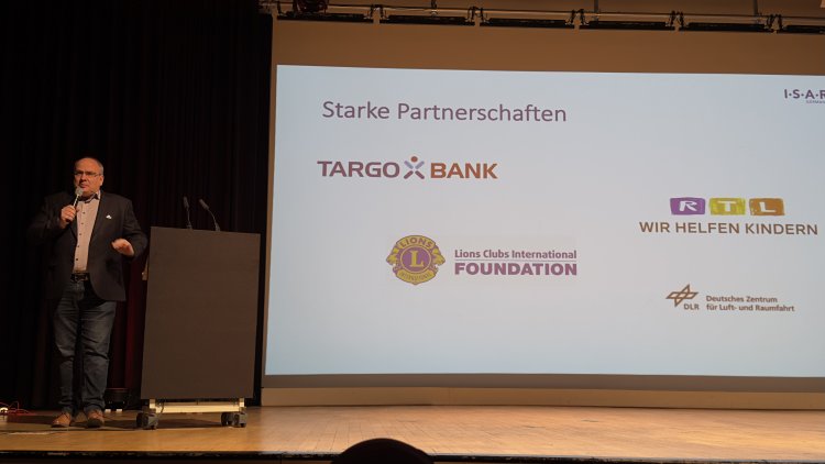 Üç yıl sonra Berlin’de deprem hafızası: Gürcan Öztürk’ün objektifinden bir felaketin izleri