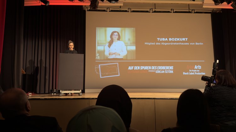 Üç yıl sonra Berlin’de deprem hafızası: Gürcan Öztürk’ün objektifinden bir felaketin izleri