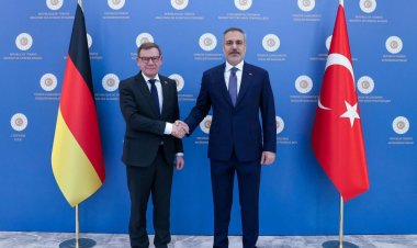 Türkei und Deutschland betonen strategischen Dialog bei Pressekonferenz in Ankara
