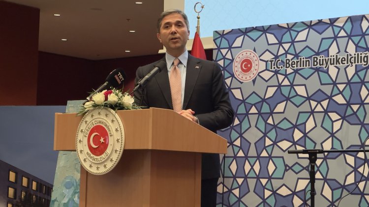 Berlin Büyükelçiliği’nde birlik ve beraberliği sergileyen iftar sofrası: 65 yıllık bir destanın resmi