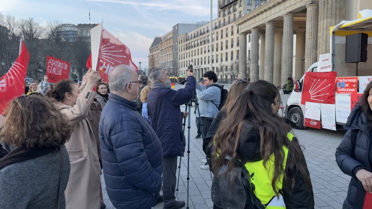 Berlin’de İmamoğlu için demokrasi ve adalet mitingi: 19 Mart’ta Brandenburg Kapısı’nda buluşma