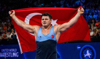 Rıza Kayaalp tarihe geçti: 13. Avrupa şampiyonluğu