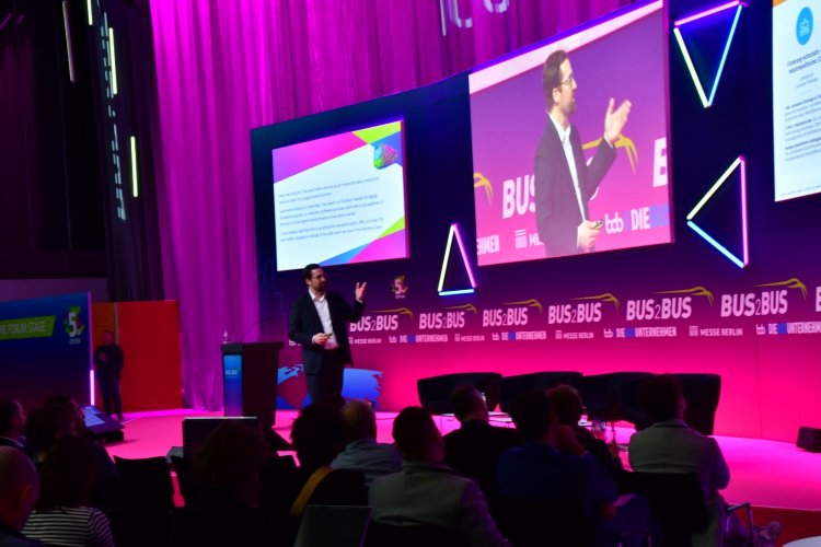 BUS2BUS 2026 eröffnet in Berlin: Fokus auf Elektrifizierung und Digitalisierung